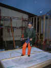 2005-12-06 Birger börjar regla upp innerväggar.